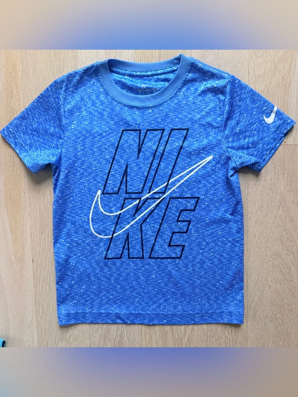 Nike Dri-Fit Blue Heather Short Sleeve Kids Shirt - Size 7 (6-7 years)